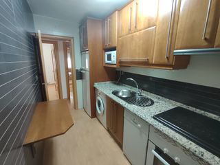 Piso  Calle garc�a requena. Amplio y luminoso piso en la alcantarilla