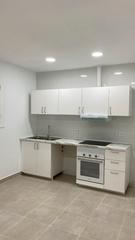 Alquiler Planta baja en La Torrassa. Piso recién reformado idea para pareja