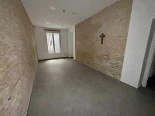 Miete Geschäftsraum  Calle santa angela de la cruz. Local en pleno centro de sevilla