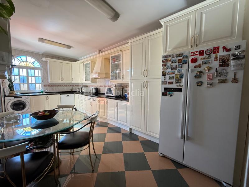 Foto 93a04cc3-927e-4b6c-a328-f0e2afd1e8d7. Semi detached house with heating in Torreblanca Sevilla