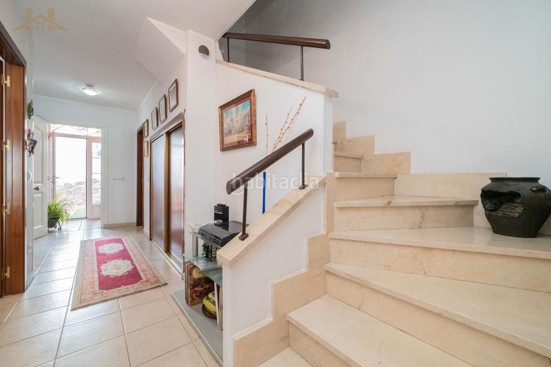 Foto 1f696aa6-9d9c-4abf-b53a-b2f8c574f33d. Casa aparellada amb calefacció aparcament a Miraflores de la Sierra