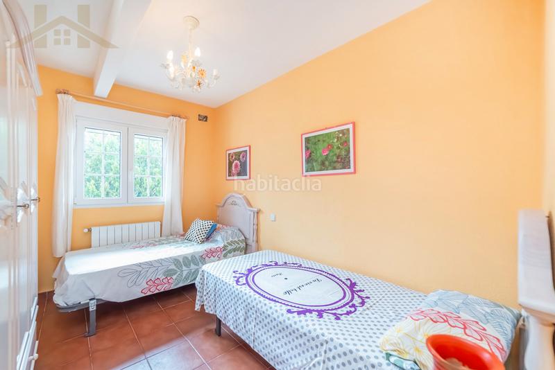 Foto 177e0159-6bf4-42dc-8a1e-22c3e707bb16. Chalet avec chauffage parking piscine dans Miraflores de la Sierra