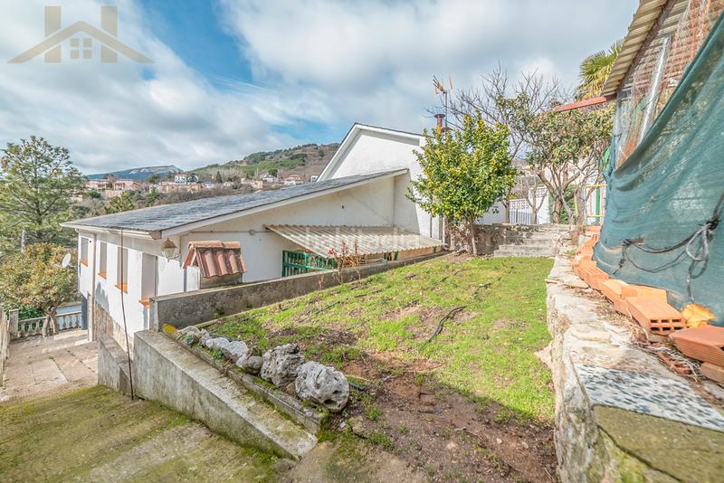 Foto 263f890a-bbe9-4eb5-aff9-67d94a93a5fd. Chalet avec chauffage parking piscine dans Miraflores de la Sierra