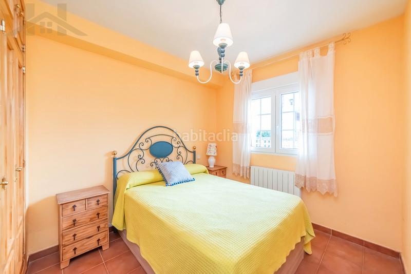 Foto a94c82ce-267e-4668-b067-5fc97bf91a3f. Chalet avec chauffage parking piscine dans Miraflores de la Sierra