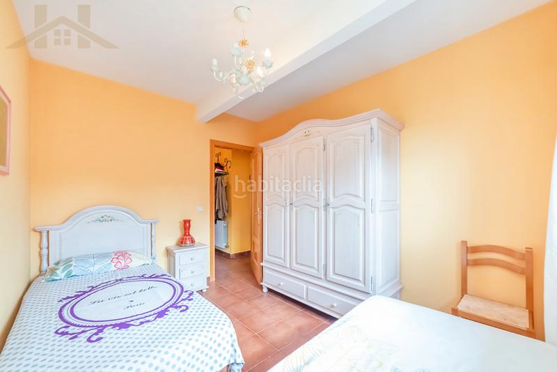 Foto d03d771f-07fd-40fa-99a9-7fb735e4256e. Chalet avec chauffage parking piscine dans Miraflores de la Sierra