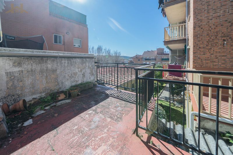 Foto 26f0901b-8c5d-450d-b151-b3c27203db33. Casa  / chalet pareado en venta en calle de los panaderos en Manzanares el Real