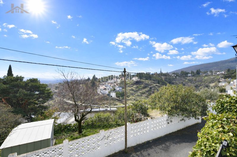 Foto 0c221af1-91a6-4932-ac12-5ffc2cce0b5e. Xalet amb xemeneia calefacció aparcament piscina a Miraflores de la Sierra