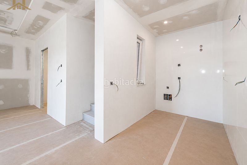 Foto b5a14938-38b8-46e4-8d25-3dedf7a87235. Casa adossada amb aparcament a Soto del Real
