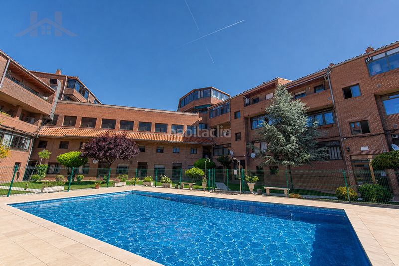 Foto a48f55bb-61d0-4858-a01c-7983dc64c902. Dúplex amb calefacció piscina a Manzanares el Real