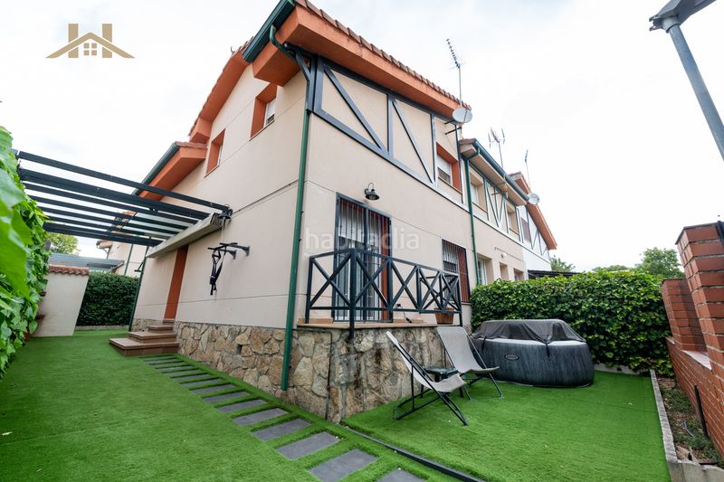 Foto 3d2b5a2a-8c80-4cee-b13a-714735fc3ea1. Casa aparellada a Miraflores de la Sierra