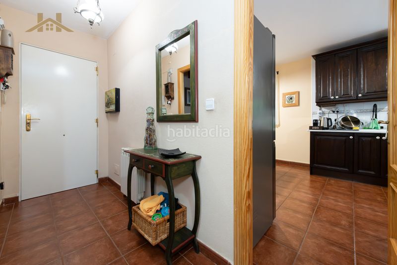 Foto 6f56326a-7607-46d1-9007-7c7bab601e96. Casa aparellada a Miraflores de la Sierra
