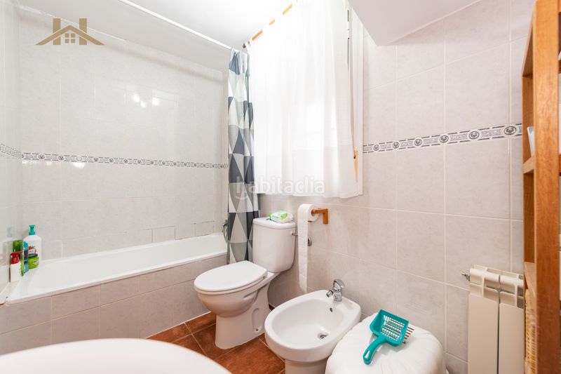 Foto bef0bf10-a215-4d5d-a577-bf6e6d5e90fc. Casa aparellada a Miraflores de la Sierra