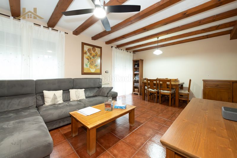 Foto d79158ca-045a-40c8-87fc-c8926069b11e. Casa aparellada a Miraflores de la Sierra