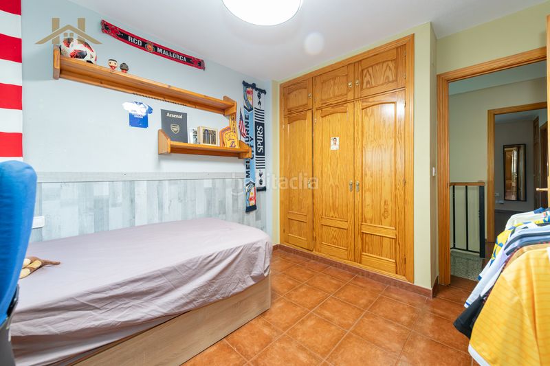 Foto e688b53a-f448-4ed7-880b-b769d3be88dc. Casa aparellada a Miraflores de la Sierra