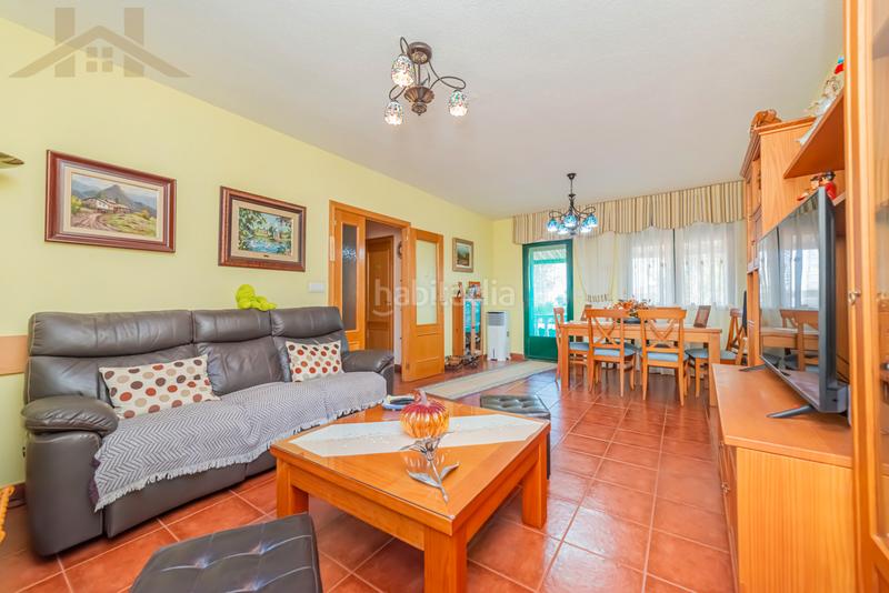 Foto 6ecd15a7-4259-4527-b173-9d11d5329c9f. Casa bifamiliare con riscaldamento parcheggio in Miraflores de la Sierra