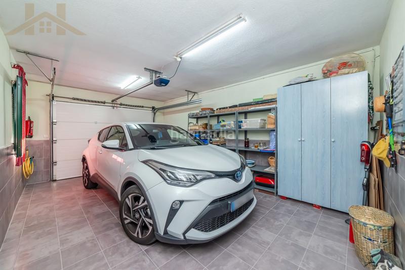 Foto 763c4f3a-b970-4dff-817c-ec460519130a. Casa bifamiliare con riscaldamento parcheggio in Miraflores de la Sierra