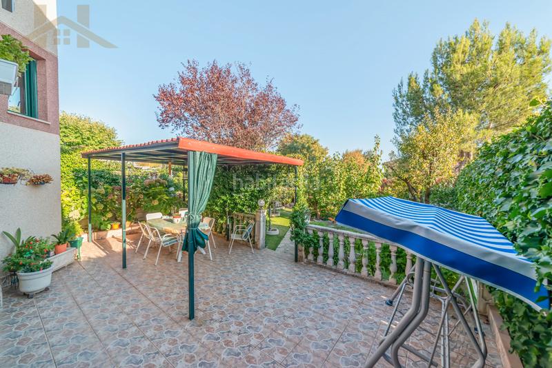 Foto c6c8c209-2f24-4146-ab65-0c86cccf7c53. Casa bifamiliare con riscaldamento parcheggio in Miraflores de la Sierra