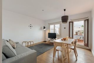 Miete Etagenwohnung in Plaça dels Patins. Piso de 1 dormitorio amueblado y luminoso