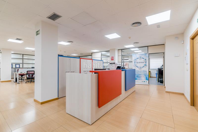 Foto 19a5ef18-1f77-44b0-8752-066deb3a87e6. Ufficio in calle mahon 6 in El Pinar-Punta Galea Rozas de Madrid (Las)