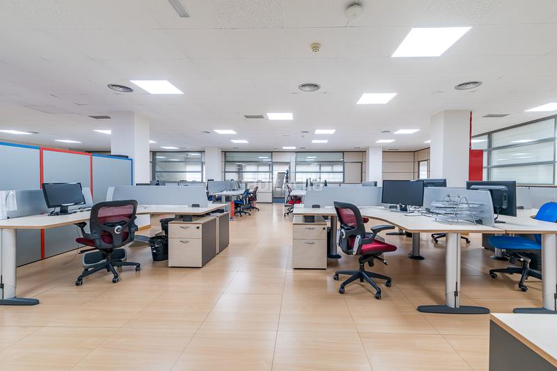 Foto 1c1bb58f-5fdf-4f6a-91f9-5793fd3d8303. Ufficio in calle mahon 6 in El Pinar-Punta Galea Rozas de Madrid (Las)