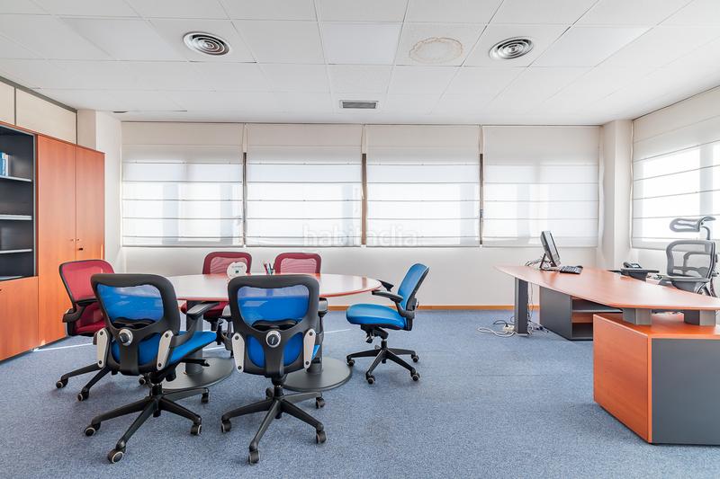 Foto 24084615-5bfe-4b44-a290-e6b45f4a4ec6. Ufficio in calle mahon 6 in El Pinar-Punta Galea Rozas de Madrid (Las)