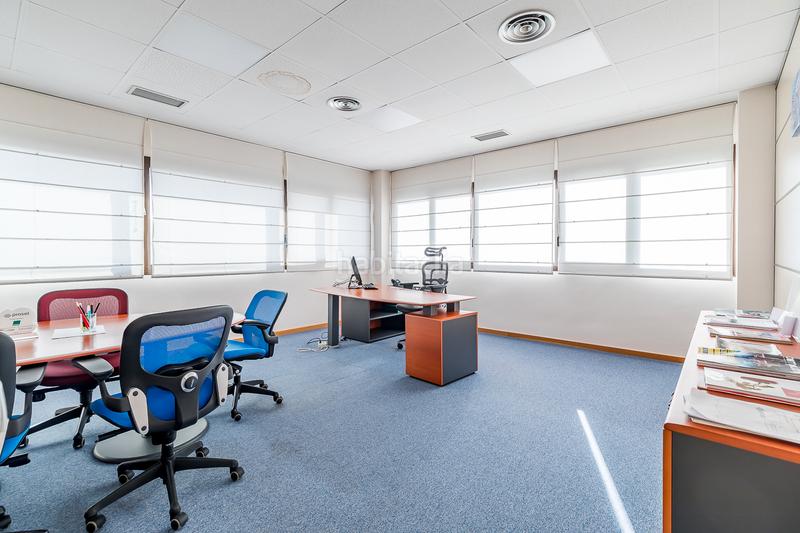 Foto 8074a42f-b6e2-415d-a607-8b18cc15902e. Ufficio in calle mahon 6 in El Pinar-Punta Galea Rozas de Madrid (Las)