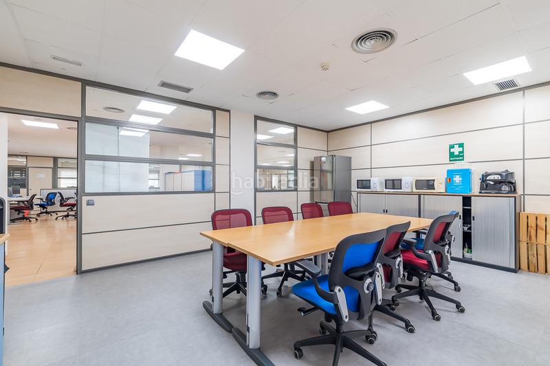 Foto a21dff07-cb29-47bd-81f2-80e891456060. Ufficio in calle mahon 6 in El Pinar-Punta Galea Rozas de Madrid (Las)