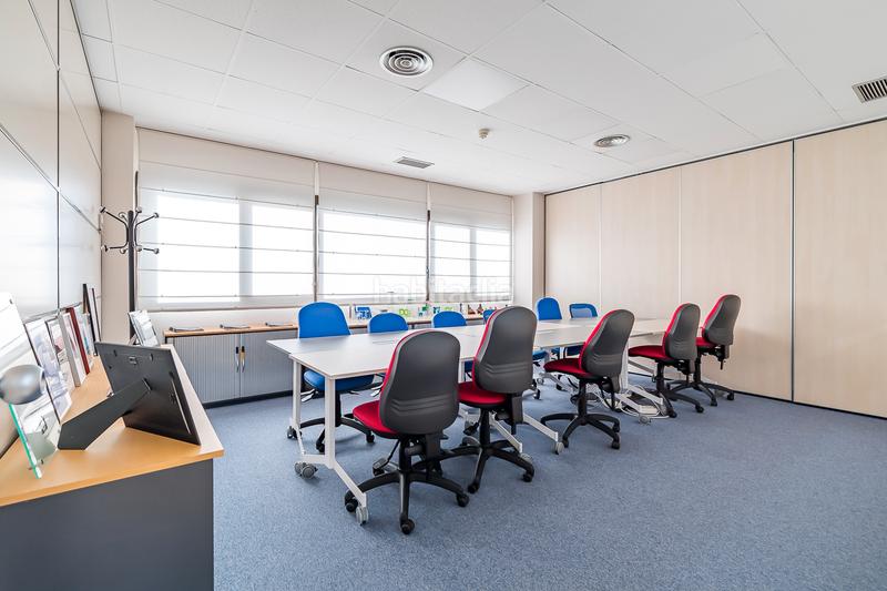 Foto a3412b79-2a44-4b02-aa7a-fbb51387aa18. Ufficio in calle mahon 6 in El Pinar-Punta Galea Rozas de Madrid (Las)