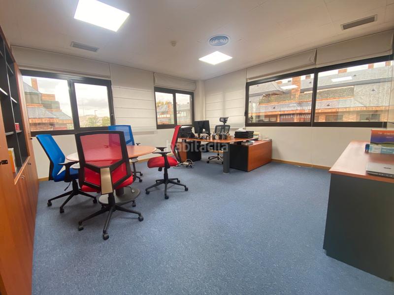 Foto e36090e4-8dcb-4eab-a6e4-091bcd6e0b25. Ufficio in calle mahon 6 in El Pinar-Punta Galea Rozas de Madrid (Las)