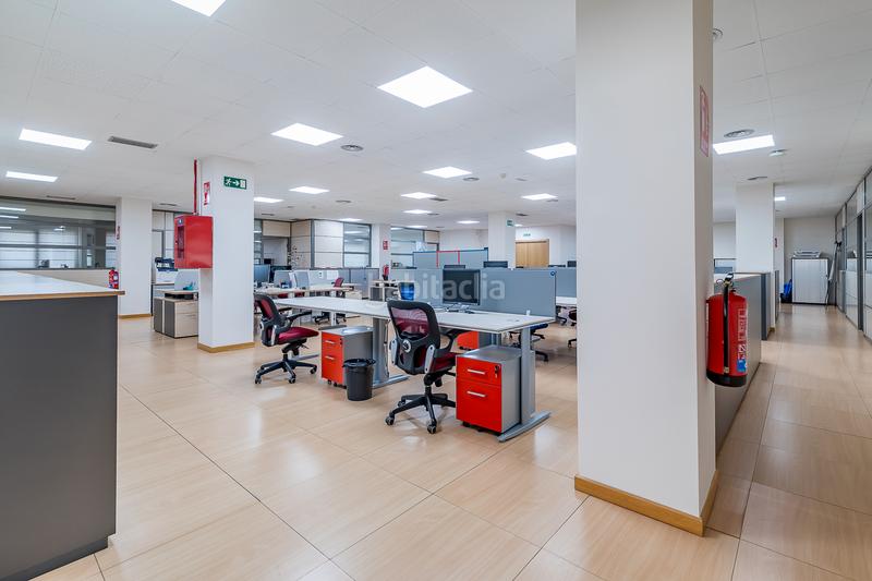 Foto 138fb52b-f047-48e6-b1a2-1d6bce4332d6. Ufficio in calle mahon 6 in El Pinar-Punta Galea Rozas de Madrid (Las)