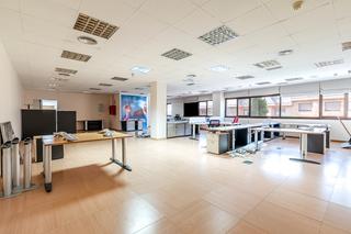 Bureau à Calle mahon 6. ¡descubre la oficina de tus sueños en punta galea, las rozas de