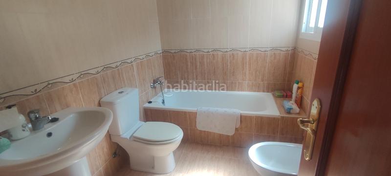 Foto 09ea4b12-8dda-497b-962e-36f2a4eba7f0. Reihenhaus mit parking in Alcaucín