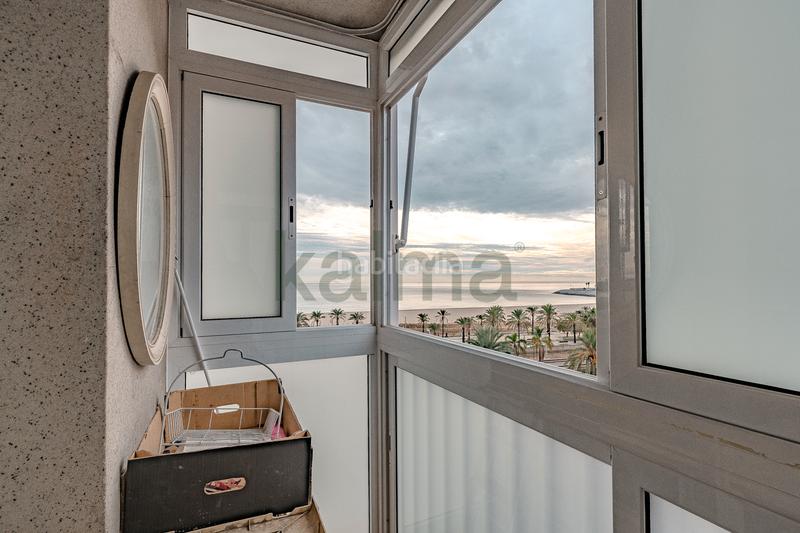 Foto 2a7cc9b3-7b7b-4b1f-a470-49eedd501463. Duplex with fireplace heating parking in Centre Mataró