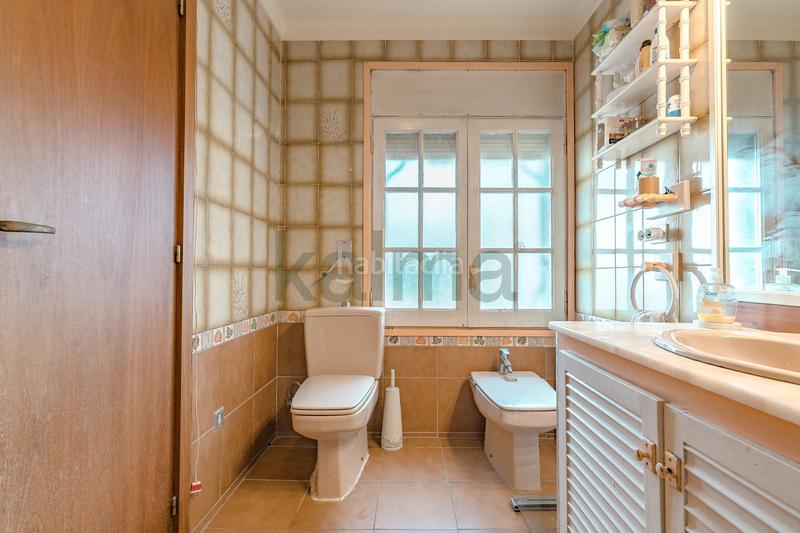 Foto 66d04282-f382-42b0-a530-41dcde4373b3. Duplex with fireplace heating parking in Centre Mataró