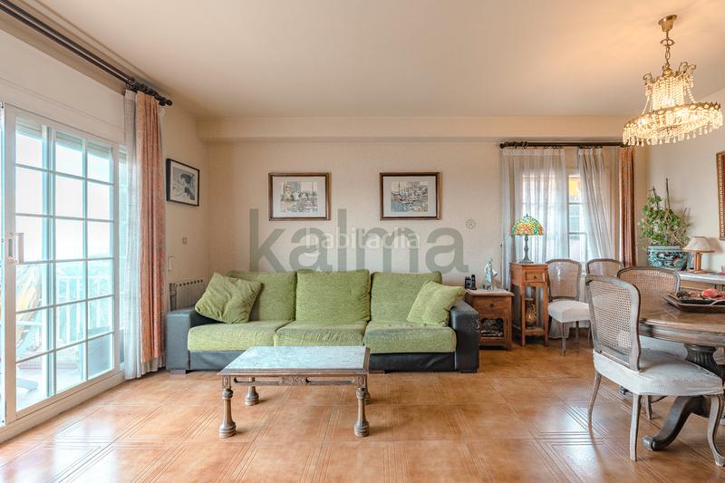 Foto 77c55e28-3ac5-439f-bba3-3beffd891b1a. Duplex with fireplace heating parking in Centre Mataró