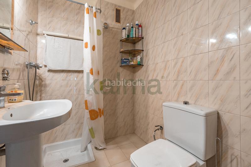 Foto 8df44193-a34c-4faa-8cff-5e89d875a253. Duplex with fireplace heating parking in Centre Mataró