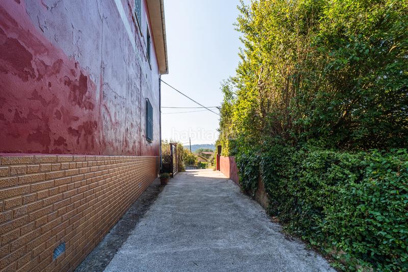 Foto 8810fd48-3b2d-4800-be51-e2db043ce889. Casa adosada  en venta en av. buenavista en Siero