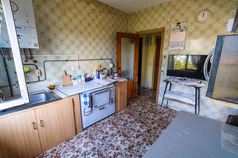 Foto e5c84aef-95ad-4f34-b1ac-2a90d33c3737. Casa adosada  en venta en av. buenavista en Siero