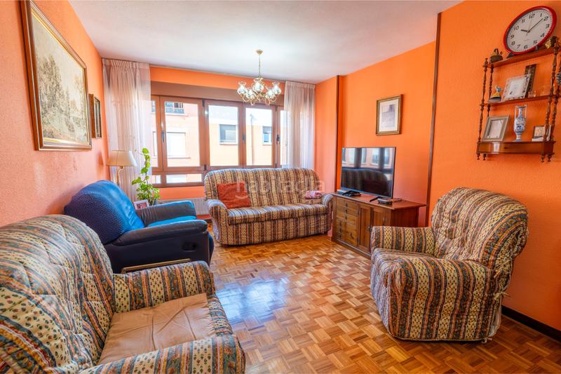 Foto 9af21472-63e4-469f-866b-b076da3cc7d9. Appartement avec chauffage parking dans Milán - Pumarín Oviedo