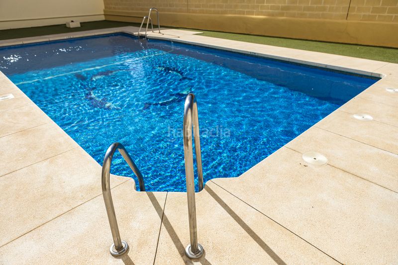 Foto 7ec8ff59-c21b-4d8d-9fbf-27788cdcbdaf. Pis amb piscina a Castillo Sohail - Myramar Fuengirola