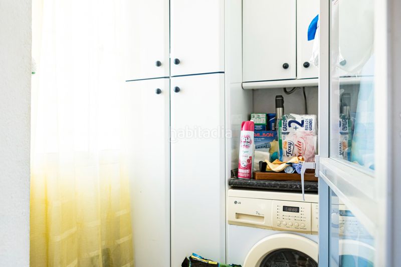 Foto 8a4018ef-b006-4661-9ec5-9d2727673384. Pis amb piscina a Castillo Sohail - Myramar Fuengirola