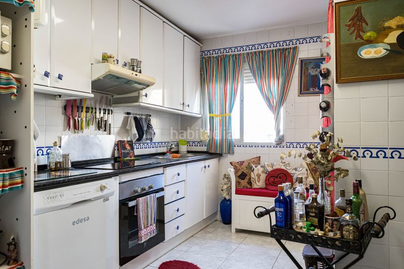 Foto a5baaf20-d1c8-4348-b9cc-3bf9b890c77a. Pis amb piscina a Castillo Sohail - Myramar Fuengirola