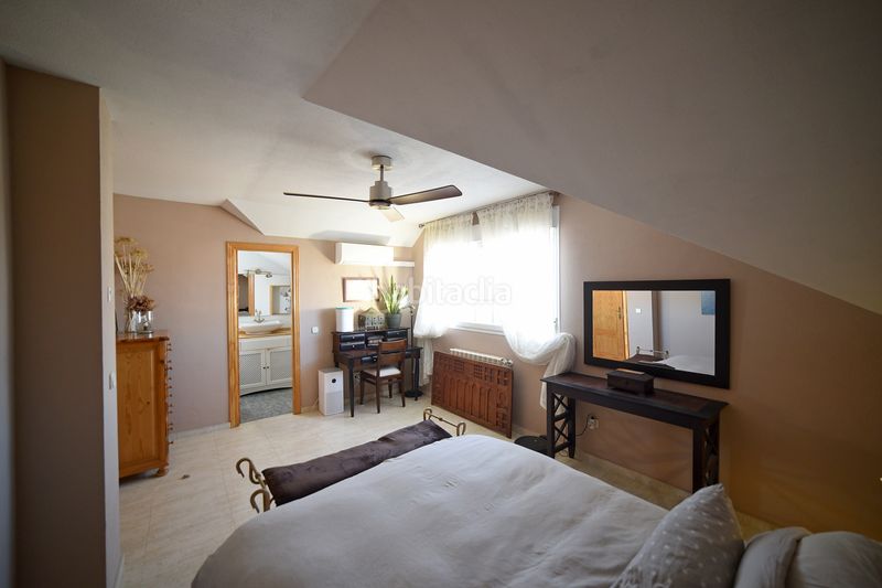 Foto 41200193-3284-4516-9919-fd46b8d74870. Casa aparellada amb calefacció aparcament piscina a Seseña