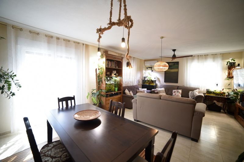 Foto cd510067-bf3a-4aeb-a03b-0842f48cde21. Casa aparellada amb calefacció aparcament piscina a Seseña