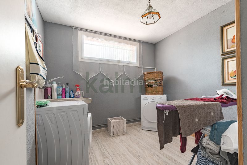 Foto 573f6916-6fc5-4f86-8035-7419dfe6718d. Casa adossada amb calefacció aparcament piscina a Rozas de Madrid (Las)