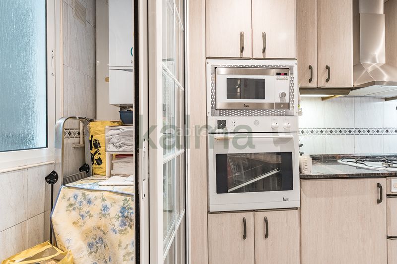 Foto 01d4554a-e075-4c68-a6e9-226ae7681bec. Pis amb calefacció aparcament a Sants Barcelona