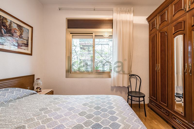 Foto 1559bf42-7711-43e2-b5ef-01eab7c86dac. Pis amb calefacció aparcament a Sants Barcelona