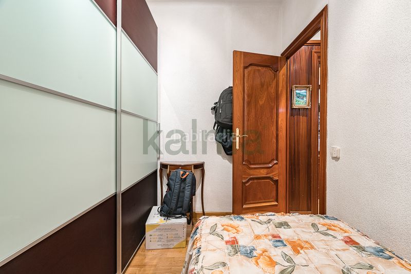 Foto 33eecffa-4cf3-4922-b132-da29655c5f75. Pis amb calefacció aparcament a Sants Barcelona