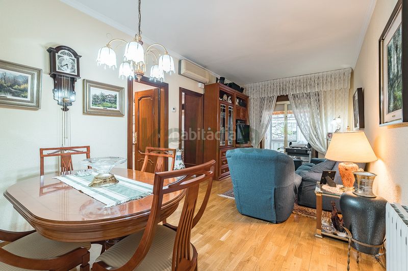 Foto 5afcb147-4a32-4da5-8826-87556f5c2546. Pis amb calefacció aparcament a Sants Barcelona