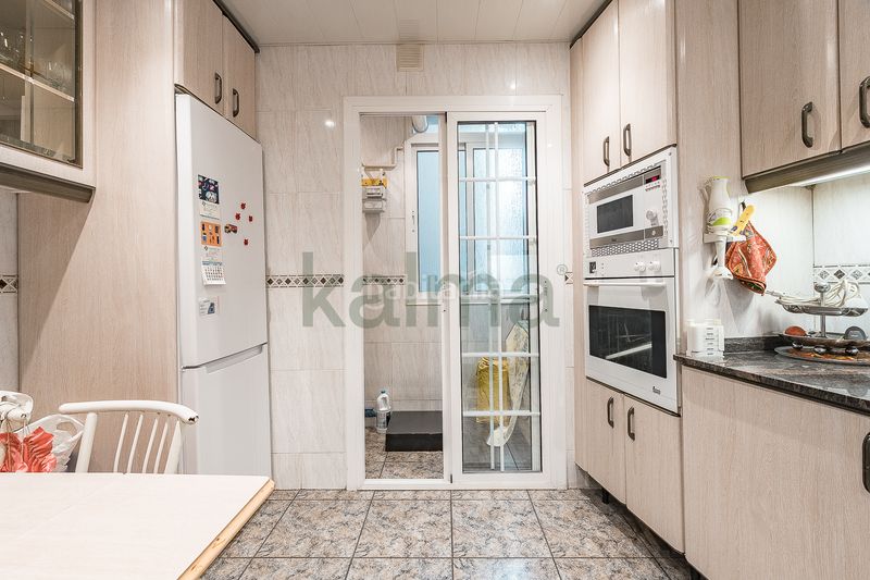 Foto 66796d5a-0fdb-4a82-b6d0-a7c360ecc563. Pis amb calefacció aparcament a Sants Barcelona